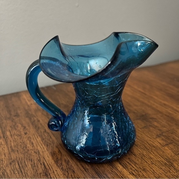 Vintage mini hand blown crackle glass pitcher. - Picture 3 of 6